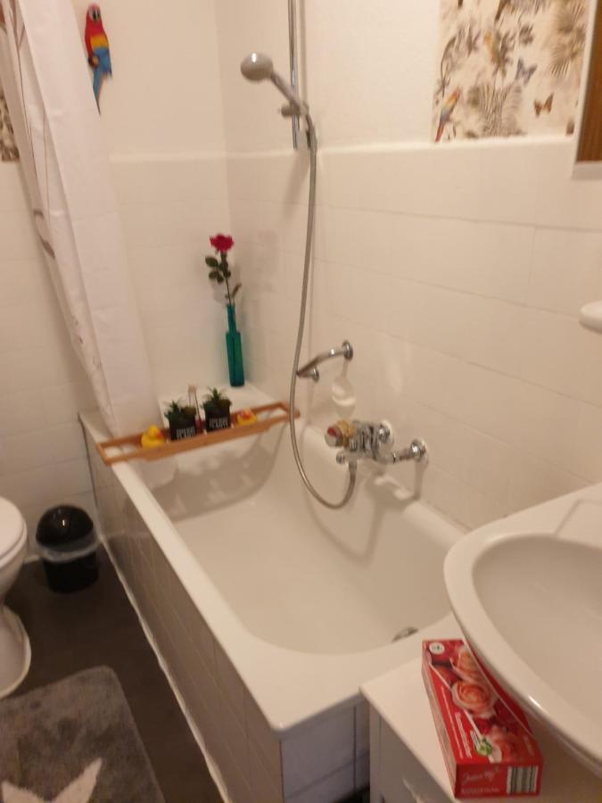 Calici Apartamento Emden Exterior foto